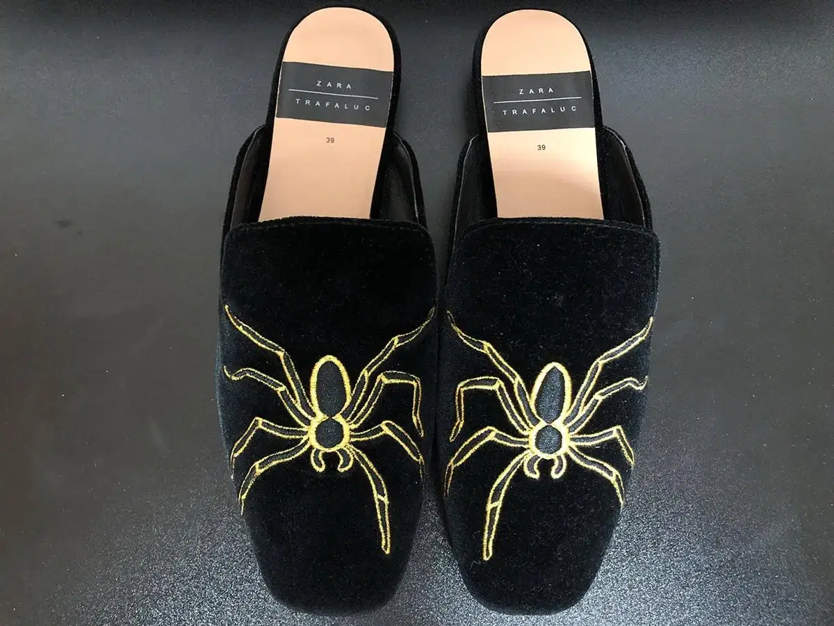 Zara store spider mules